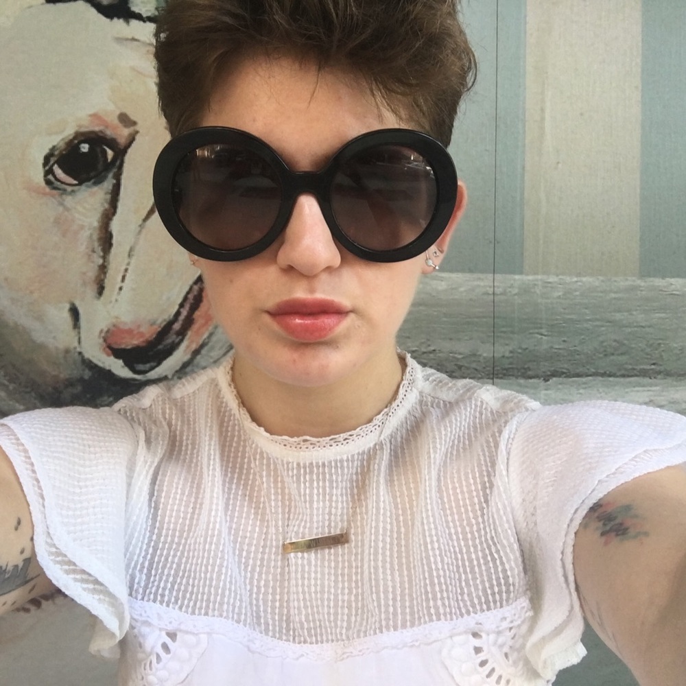 Meet your Posher, Julia